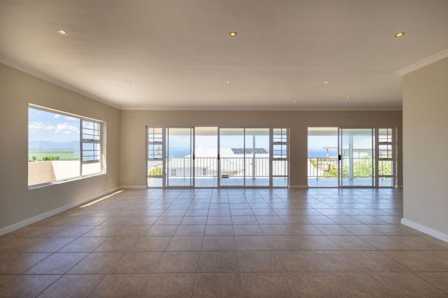 6 Bedroom Property for Sale in Cutty Sark Western Cape